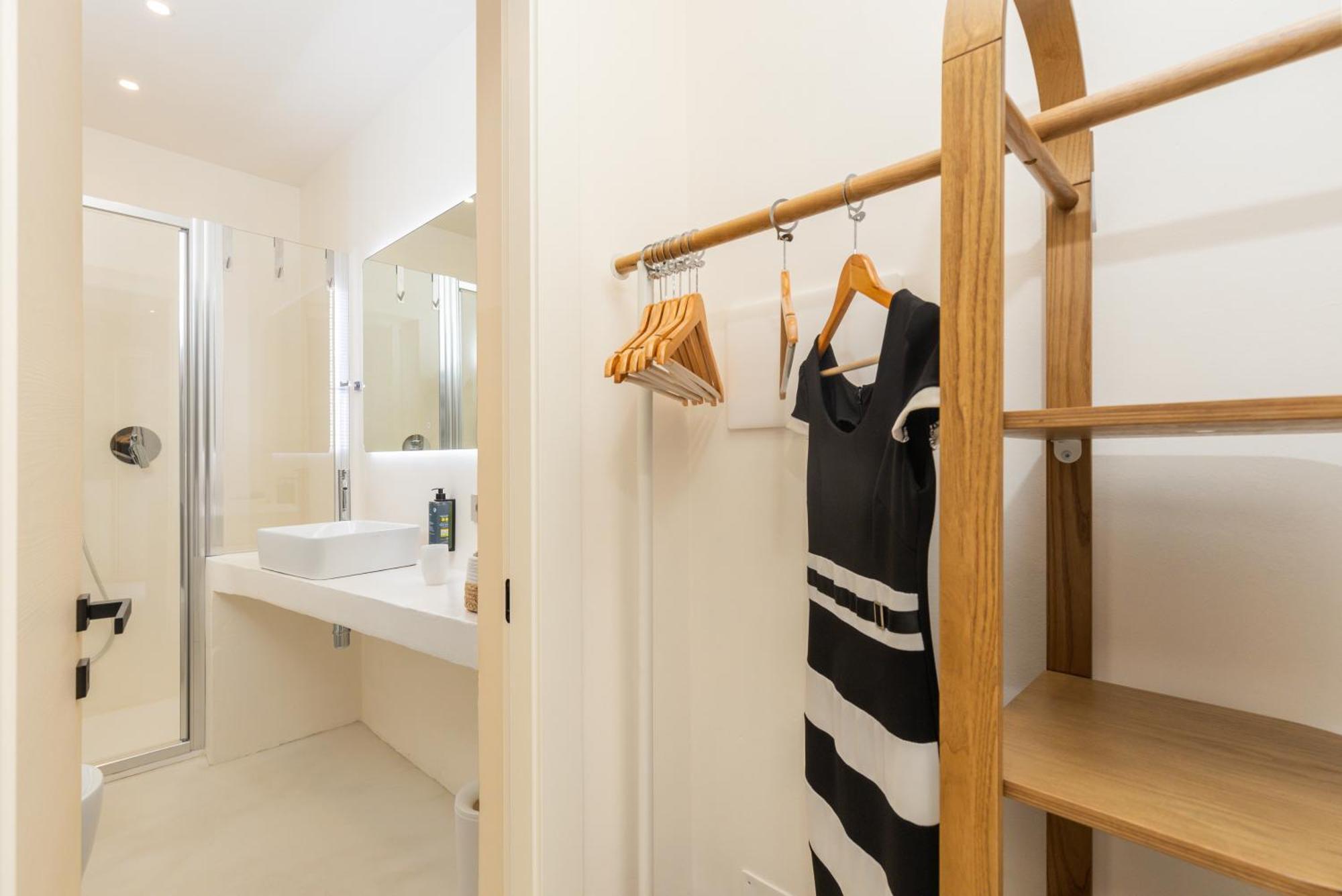 Ausentu Guest House ตอร์โตลี ภายนอก รูปภาพ
